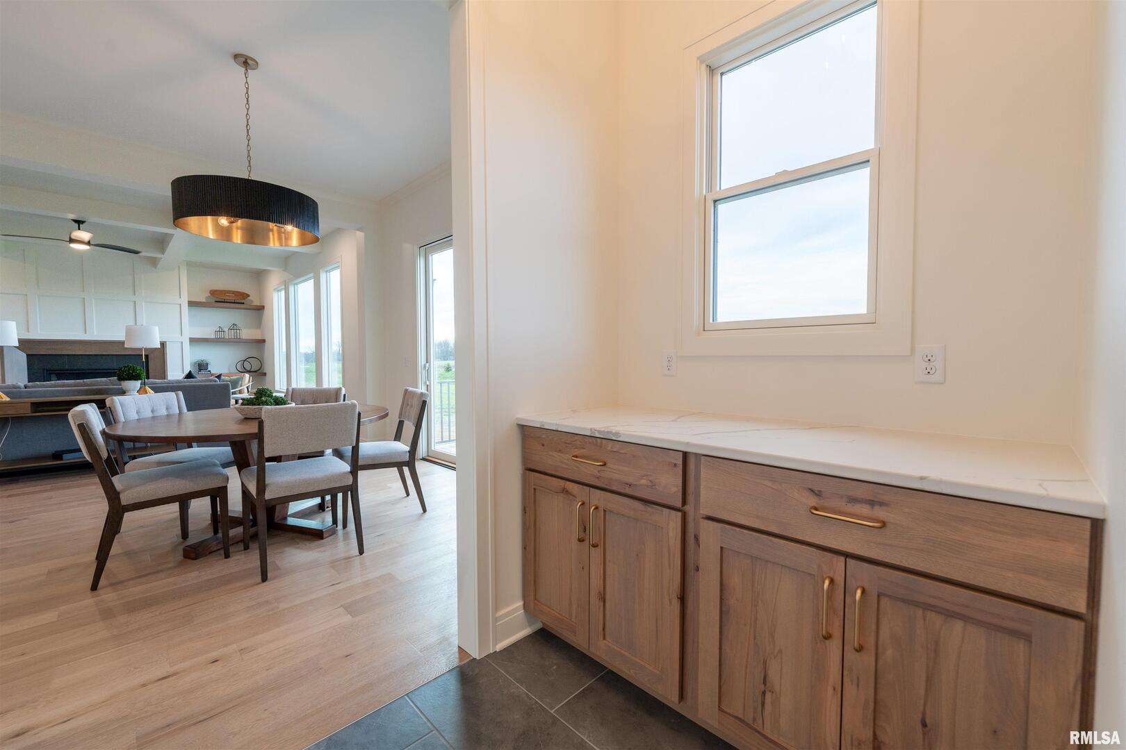 6830 Wilderness Pointe Bettendorf, IA 52722 - Photo 14 of 46