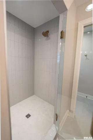 $1,249,000 | 6830 Wilderness Street, Bettendorf, IA 52722