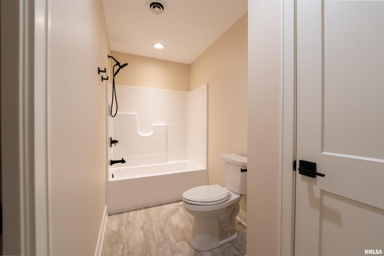 6830 Wilderness Pointe Bettendorf, IA 52722 - Photo 39 of 46