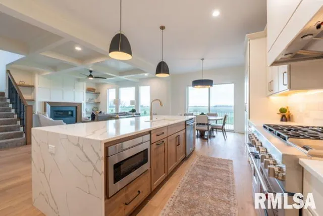 $1,249,000 | 6830 Wilderness Street, Bettendorf, IA 52722