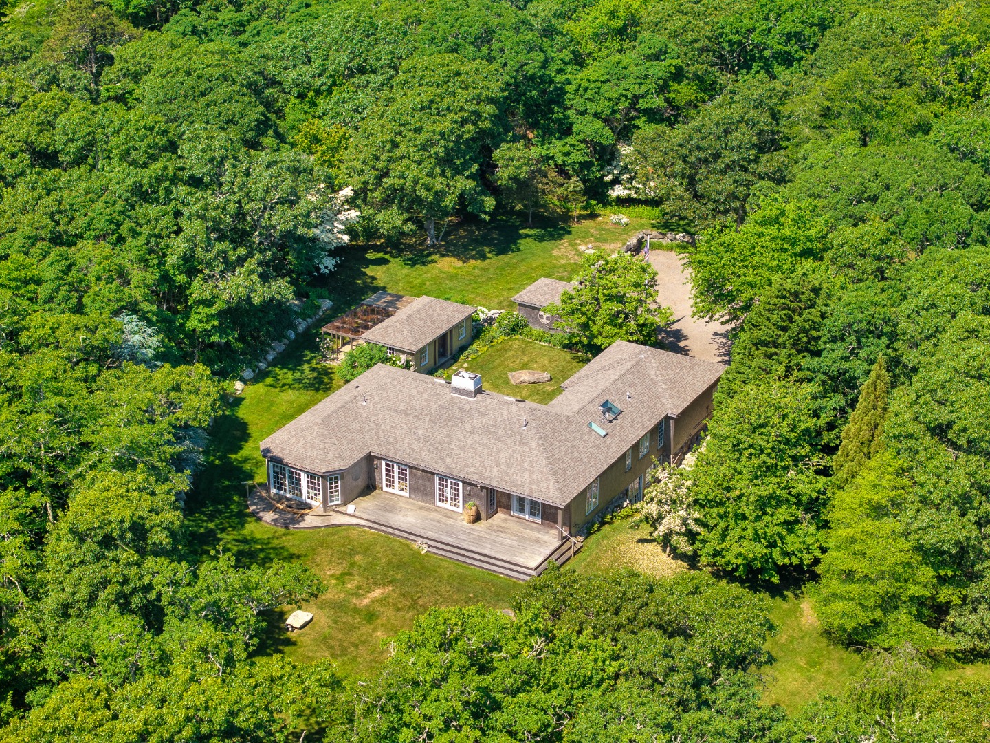 300 N Road Chilmark, MA 02535 - Photo 2 of 39