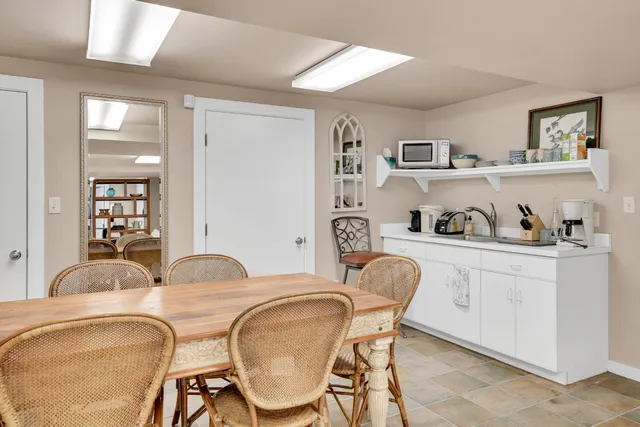 $2,995,000 | 300 N Road, Chilmark, MA 02535