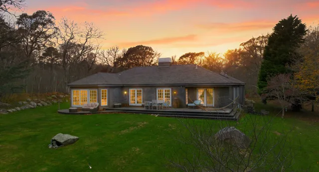 $2,995,000 | 300 N Road, Chilmark, MA 02535