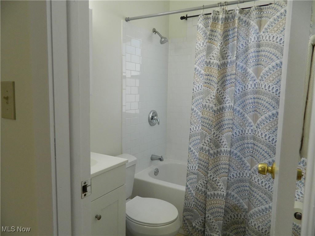 4888 Forest Road Mentor, OH 44060 - Photo 3 of 20