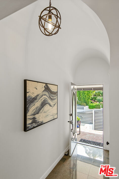 379 Fowling Street Playa del Rey, CA 90293 - Photo 11 of 37 Gallery Image 11