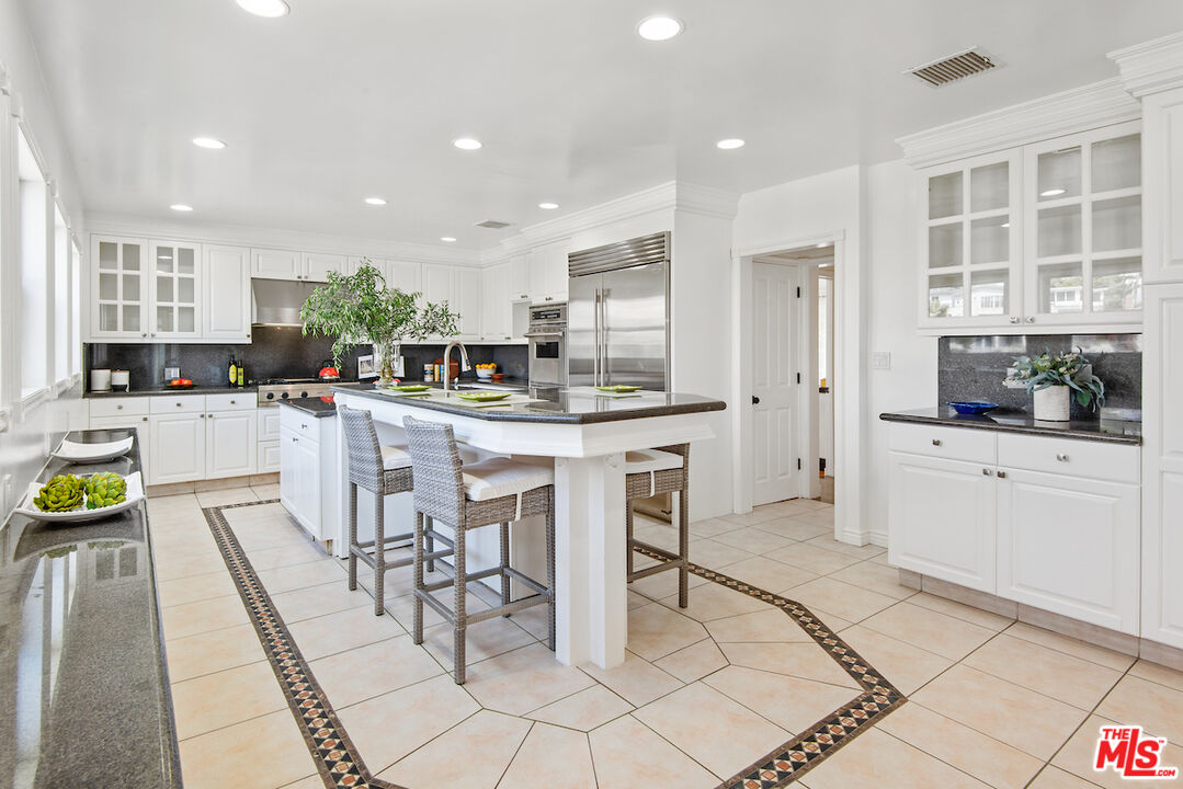 379 Fowling Street Playa del Rey, CA 90293 - Photo 12 of 37 Gallery Image 12