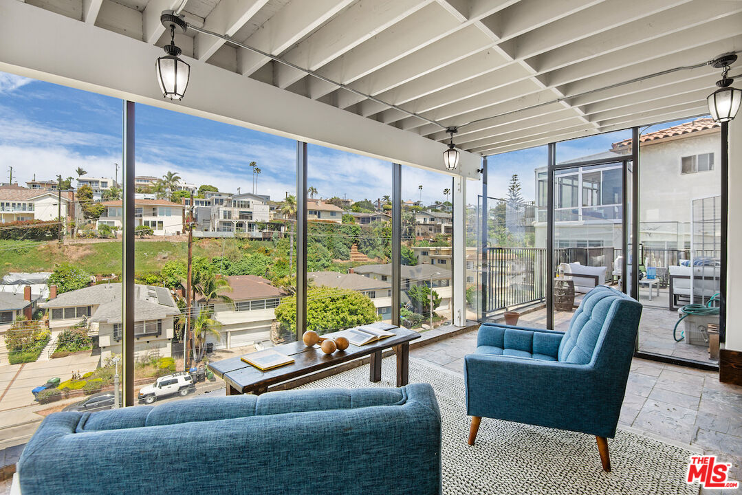 379 Fowling Street Playa del Rey, CA 90293 - Photo 29 of 37 Gallery Image 29