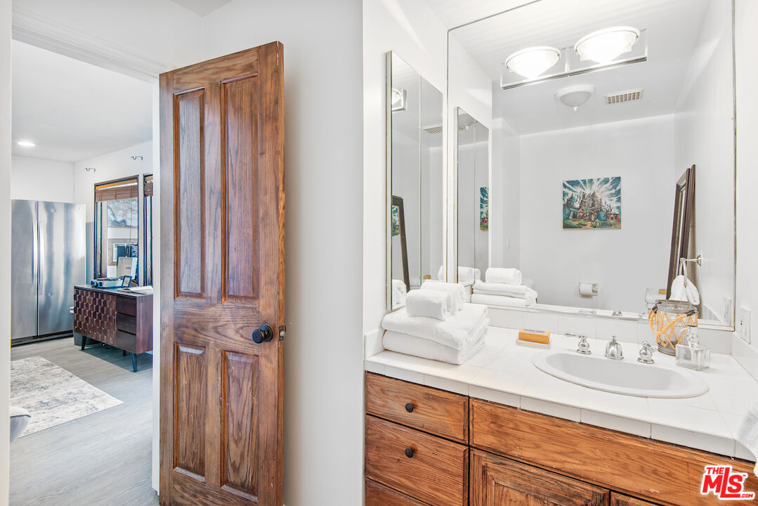 379 Fowling Street Playa del Rey, CA 90293 - Photo 34 of 37 Gallery Image 34