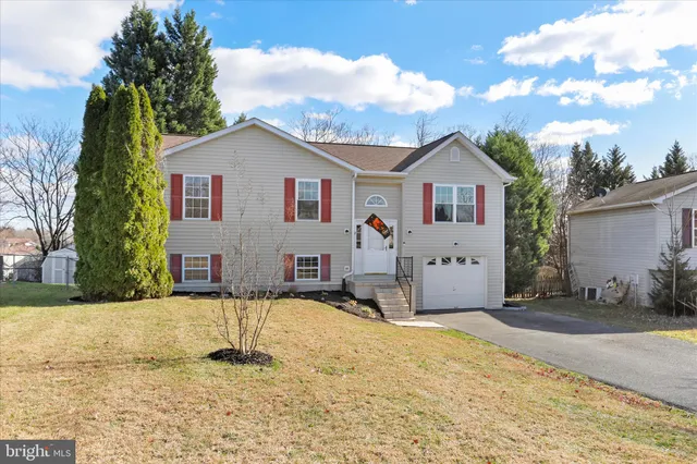 $299,000 | 151 Farm Pond Lane, Martinsburg, WV 25404