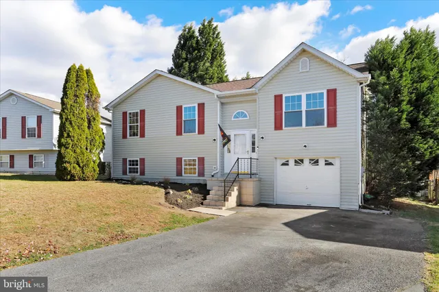 $299,000 | 151 Farm Pond Lane, Martinsburg, WV 25404