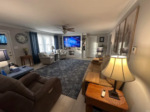 $194,900 | 2100 North High Street, Muncie, IN 47303