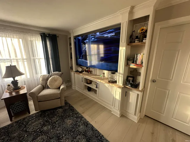 $194,900 | 2100 North High Street, Muncie, IN 47303