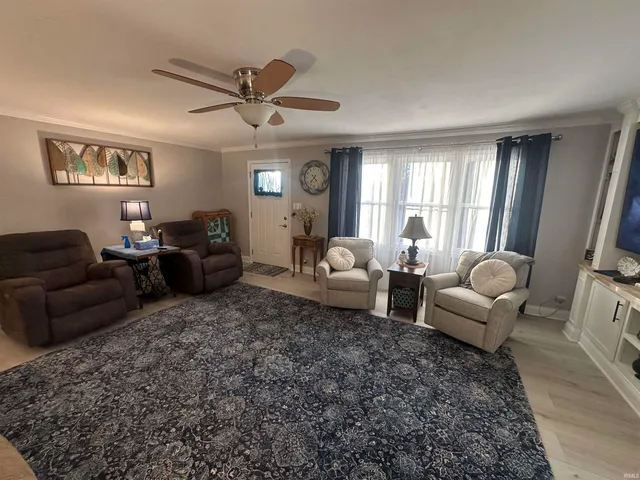 $194,900 | 2100 North High Street, Muncie, IN 47303