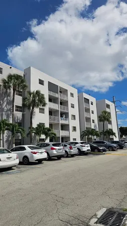 $2,300 | 8075 Northwest 7th Street, Unit 401, Miami, FL 33126