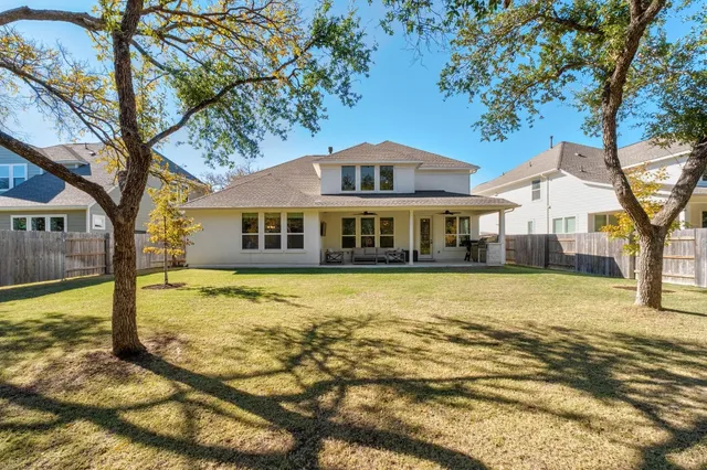 $800,000 | 1954 Headwaters Boulevard, Dripping Springs, TX 78620