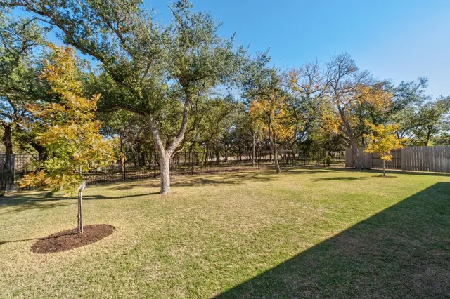 $800,000 | 1954 Headwaters Boulevard, Dripping Springs, TX 78620