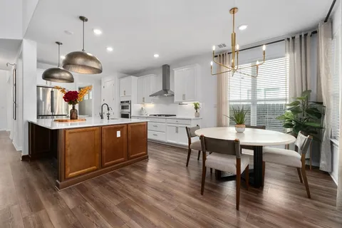 $800,000 | 1954 Headwaters Boulevard, Dripping Springs, TX 78620