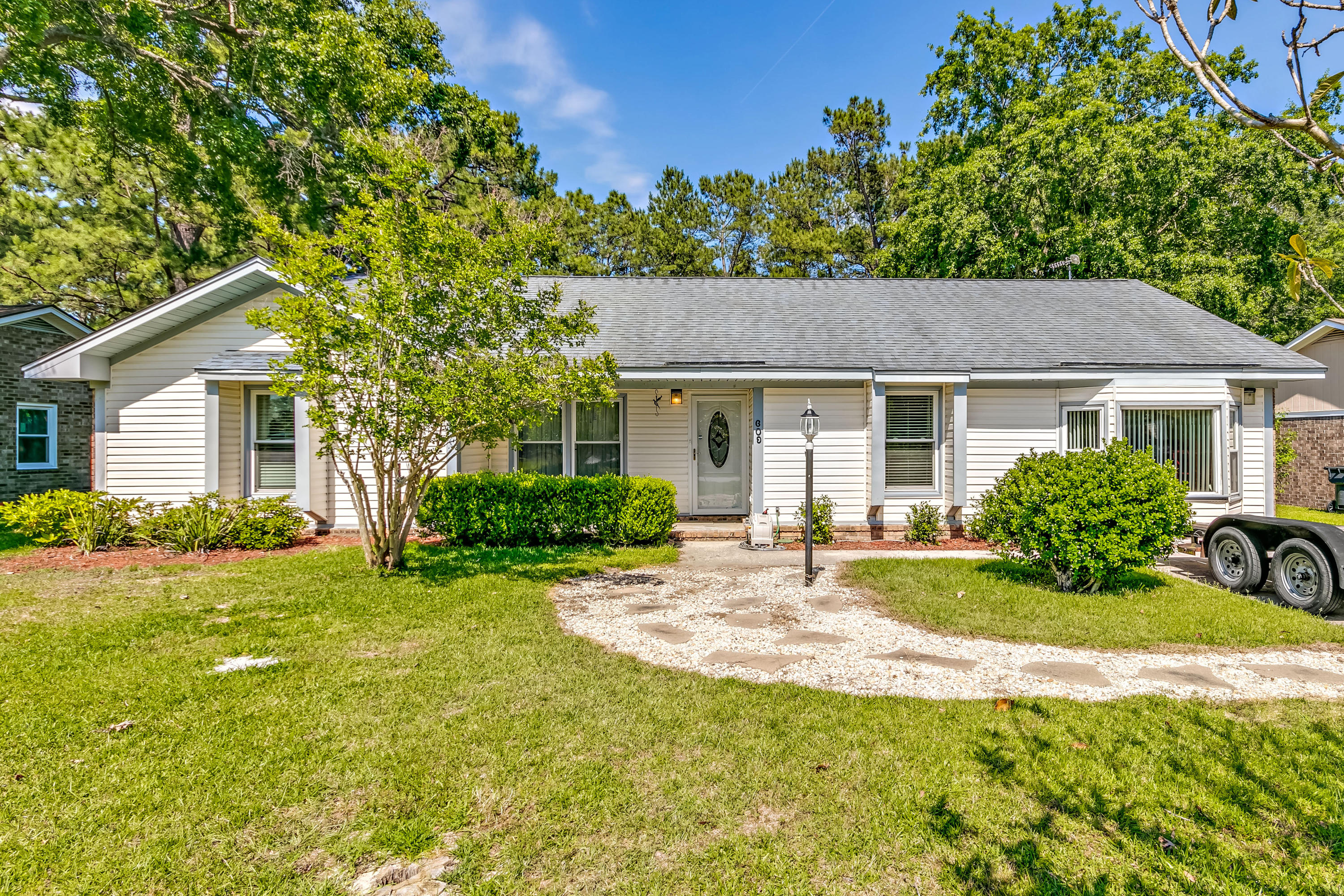 609 Longleaf Road Summerville, SC 29486 - Photo 2 of 26 GPS VISUALS RE PHOTOGRAPHY 1