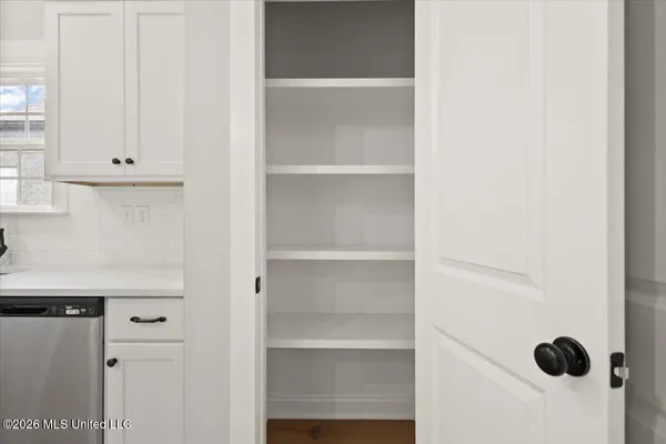 $384,900 | 854 Coahoma Court, Nesbit, MS 38651