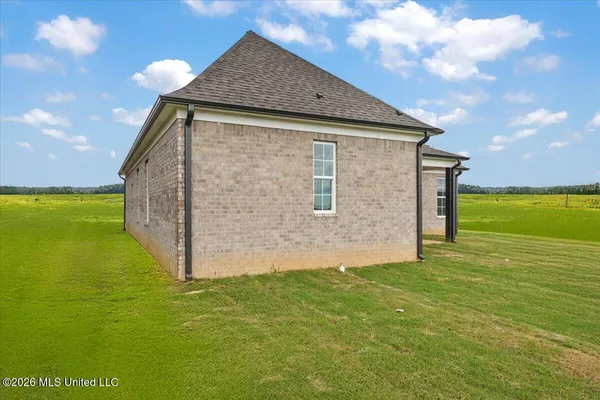 $384,900 | 854 Coahoma Court, Nesbit, MS 38651