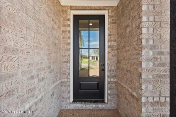 $384,900 | 854 Coahoma Court, Nesbit, MS 38651