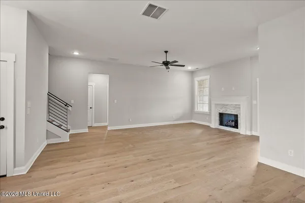 $384,900 | 854 Coahoma Court, Nesbit, MS 38651