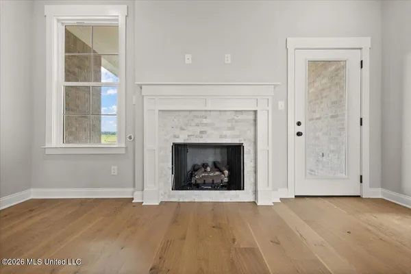 $384,900 | 854 Coahoma Court, Nesbit, MS 38651