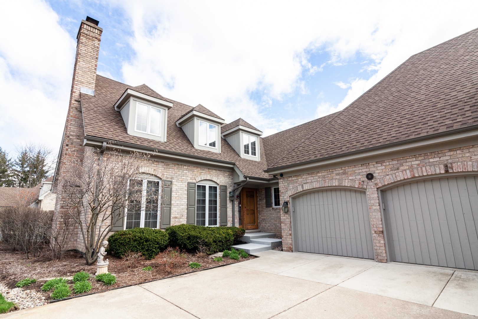 10 Tartan Ridge Road Burr Ridge, IL 60527 - Photo 1 of 23