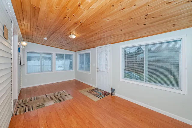 $199,000 | 5 Bermuda Lane, Rochester, NH 03867