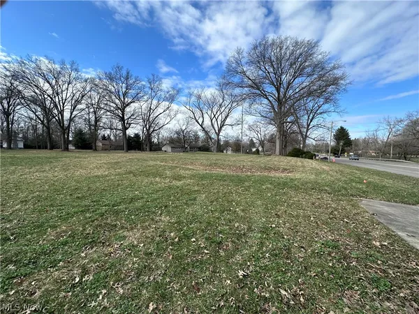 $240,000 | East Market, Warren, OH 44484