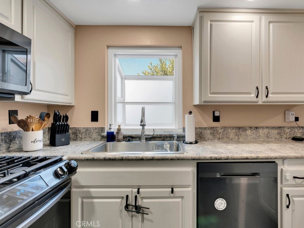 3237 Shady Lane Rosamond, CA 93560 - Photo 11 of 20