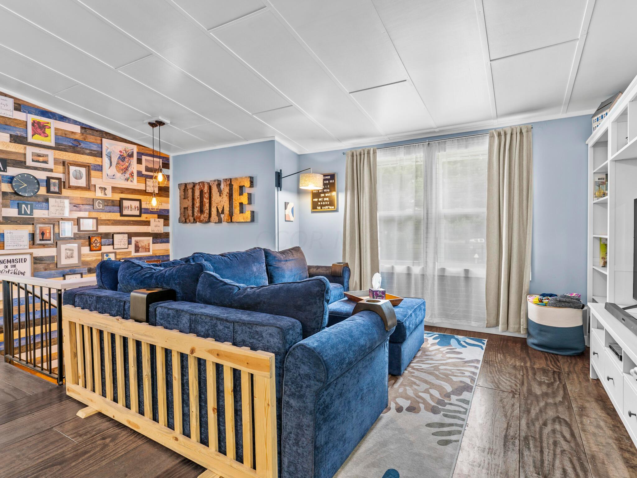 2671 Woodsedge Road Columbus, OH 43224 - Photo 4 of 44 DSC06641