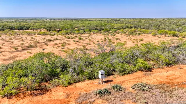 $1,000,000 | 3530 County Road 331, Jourdanton, TX 78026