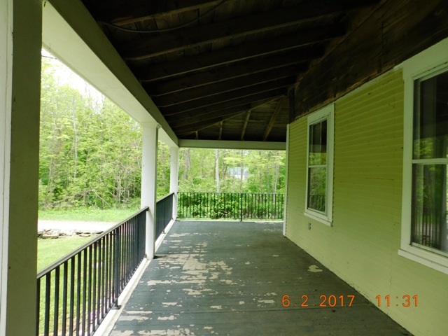 74 Davis Road Bethel, VT 05031 - Photo 2 of 11