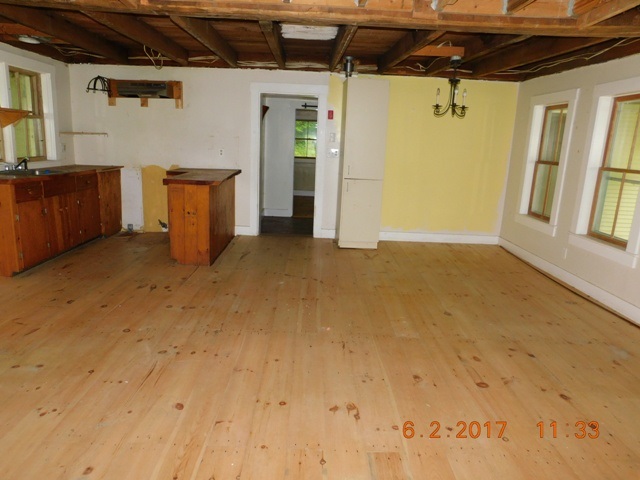 74 Davis Road Bethel, VT 05031 - Photo 5 of 11