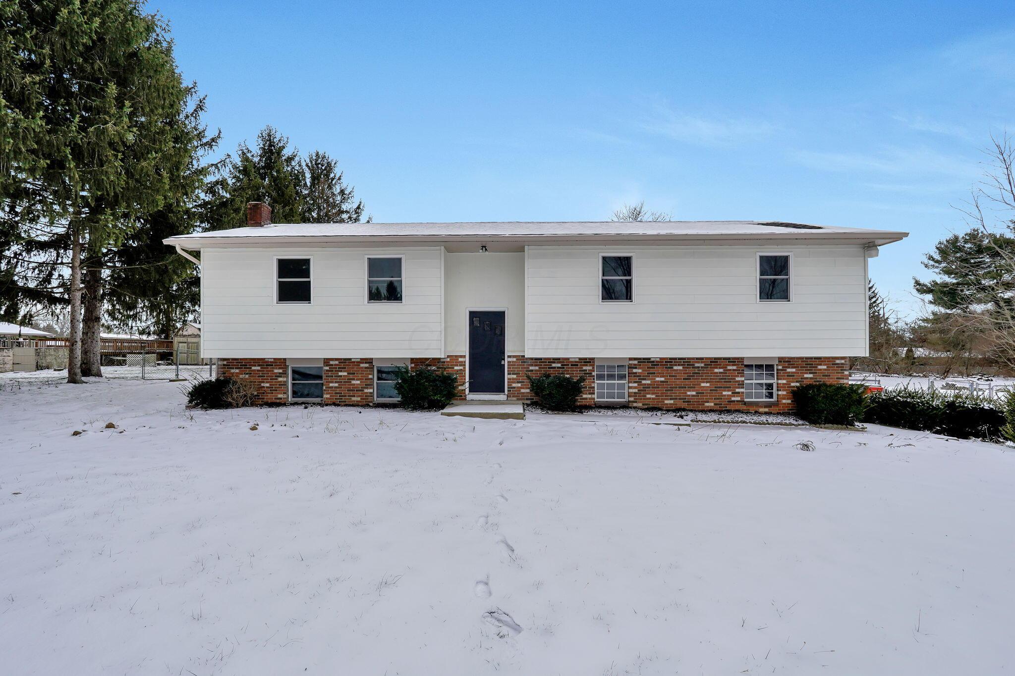 75 Helen Road Southwest Pataskala, OH 43062 - Photo 1 of 37 1-web-or-mls-75-helen-rd-sw