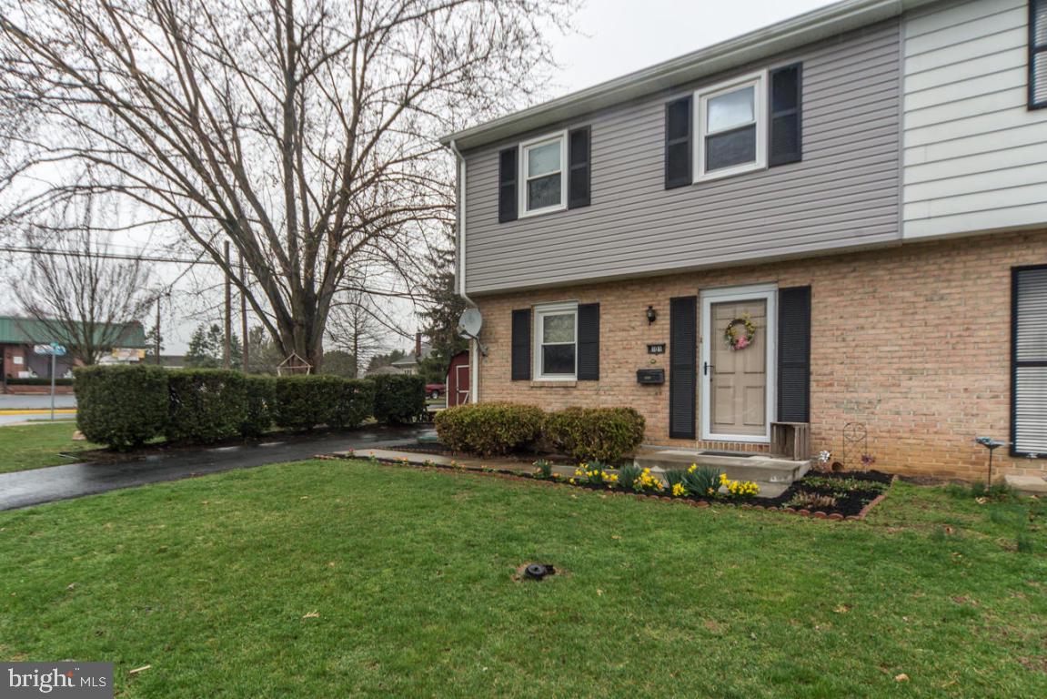 101 Noble Street Lititz, PA 17543 - Photo 2 of 26