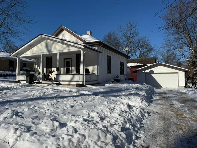 $254,900 | 225 Washington Street, Mineral Point, WI 53565