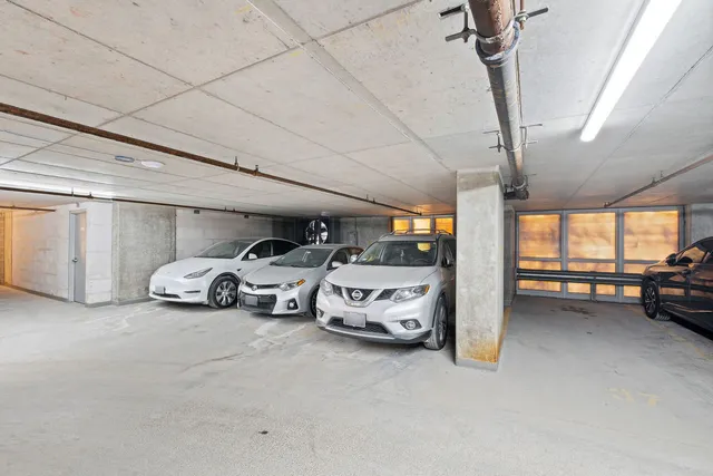 $475,000 | 125 South Jefferson Street, Unit 3102, Chicago, IL 60661