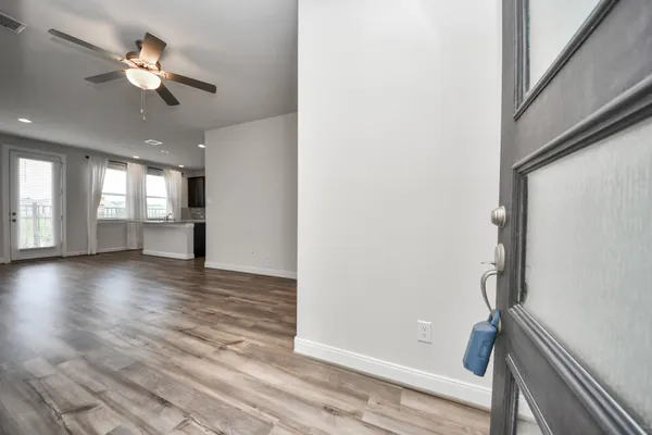 $2,600 | 9830 Magnolia Village Lane, Houston, TX 77080