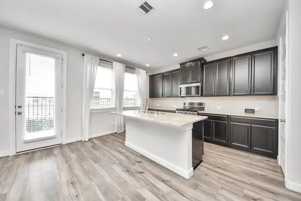 $2,600 | 9830 Magnolia Village Lane, Houston, TX 77080