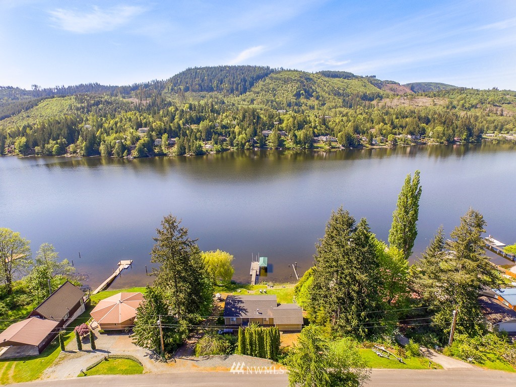 18398 Southwest View Road Mount Vernon, WA 98274 - Photo 1 of 19 Gallery Image 1