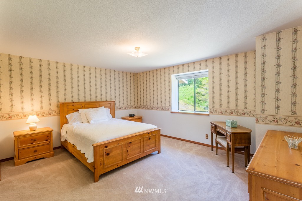 18398 Southwest View Road Mount Vernon, WA 98274 - Photo 12 of 19 Gallery Image 12