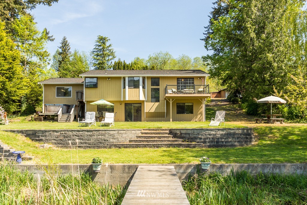 18398 Southwest View Road Mount Vernon, WA 98274 - Photo 3 of 19 Gallery Image 3