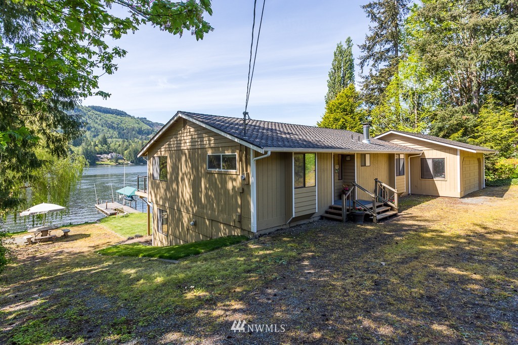 18398 Southwest View Road Mount Vernon, WA 98274 - Photo 4 of 19 Gallery Image 4