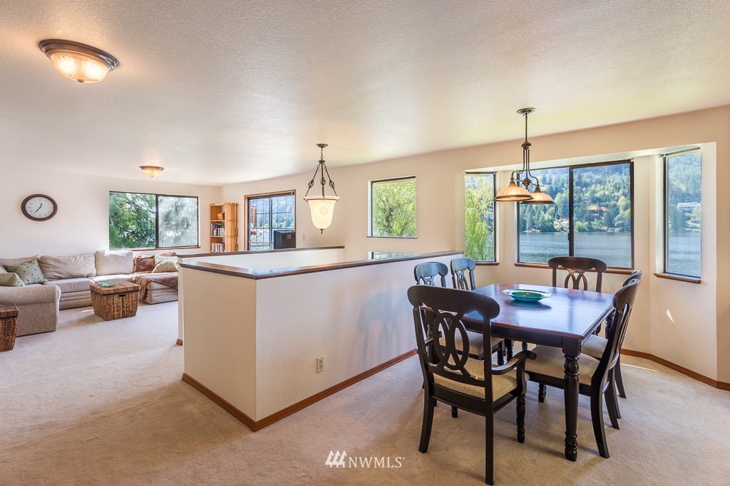 18398 Southwest View Road Mount Vernon, WA 98274 - Photo 7 of 19 Gallery Image 7