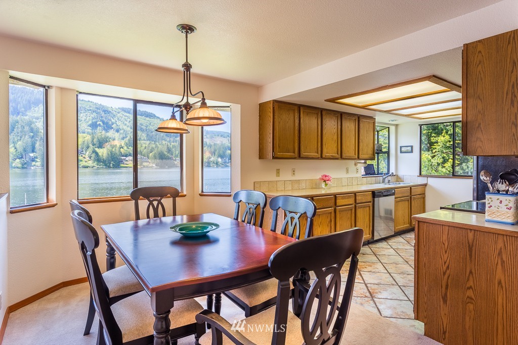 18398 Southwest View Road Mount Vernon, WA 98274 - Photo 9 of 19 Gallery Image 9