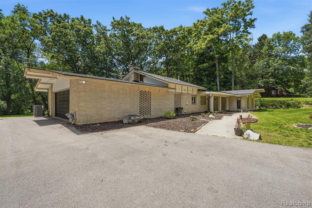 30715 North Greenbriar Road Franklin, MI 48025 - Photo 6 of 43