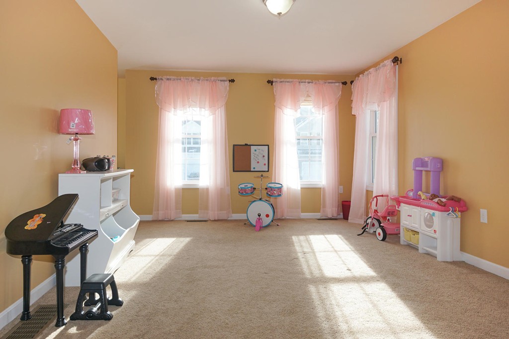 47 Bufton Farm Road Clinton, MA 01510 - Photo 6 of 10 Gallery Image 6