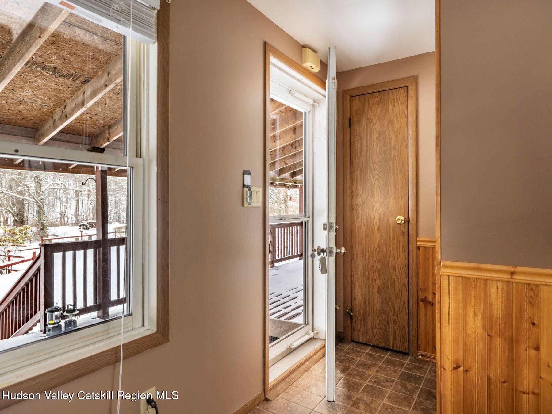 296 Diamond Notch Road Lanesville, NY 12450 - Photo 6 of 32 photo_online_011